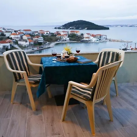 In With Sea View, Balcony, Air Conditioning, Wi-fi Apartman *