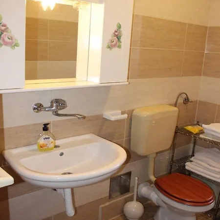In With Sea View, Balcony, Air Conditioning, Wi-fi Apartman