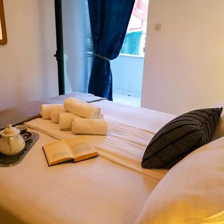 In With Sea View, Balcony, Air Conditioning, Wi-fi Apartman *