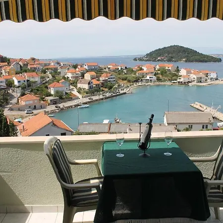 In With Sea View, Balcony, Air Conditioning, Wi-fi Apartman *