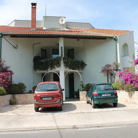 In With Sea View, Balcony, Air Conditioning, Wi-fi Apartman