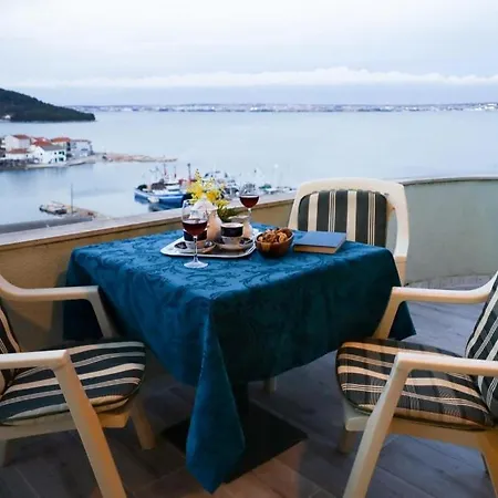 Appartement In With Sea View, Balcony, Air Conditioning, Wi-fi *