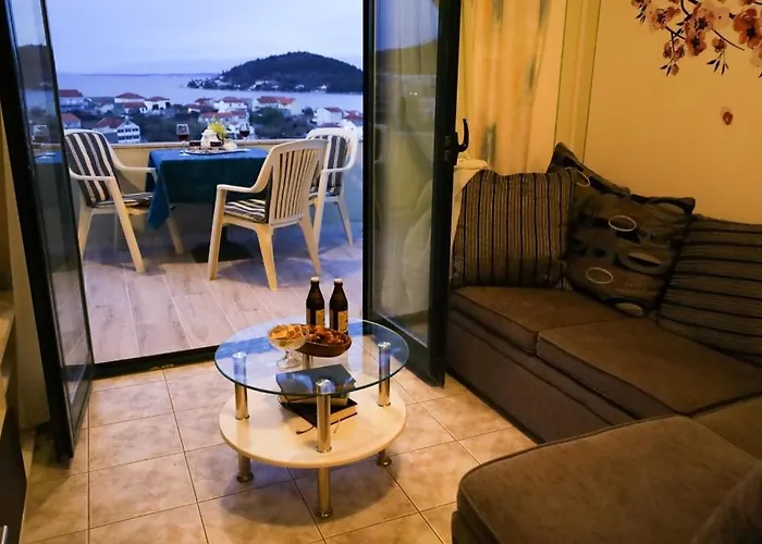 In With Sea View, Balcony, Air Conditioning, Wi-fi アパート